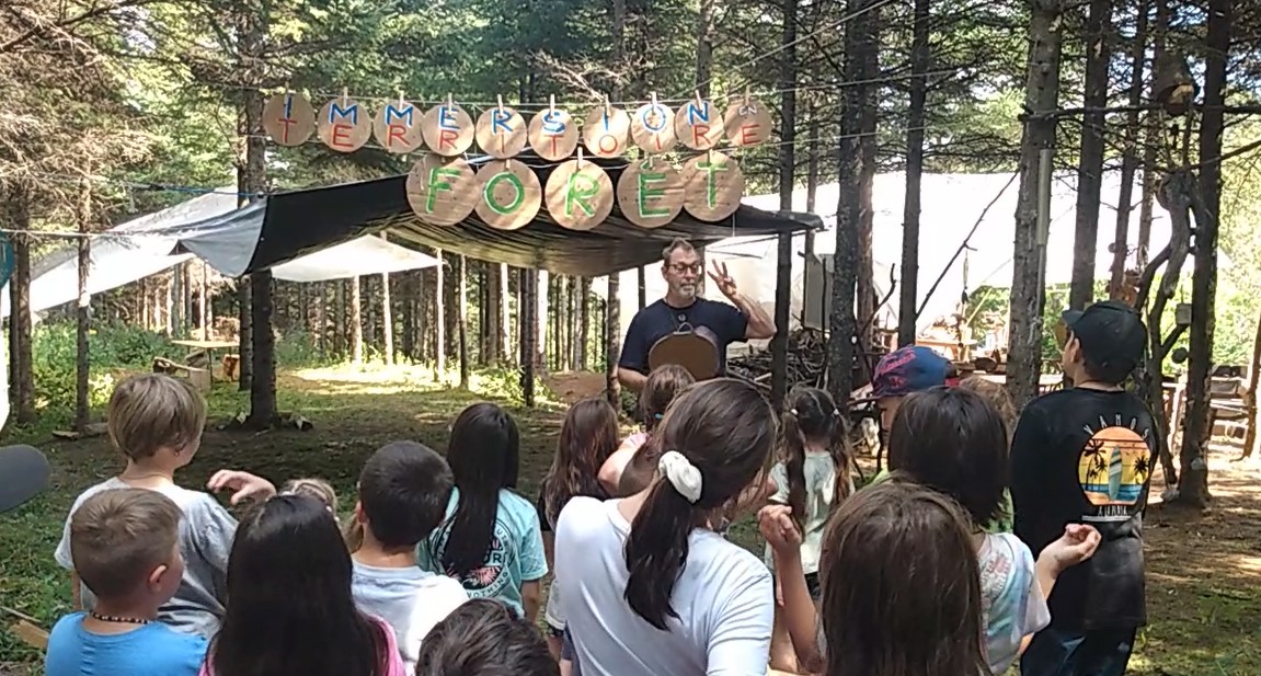 Accueil des Élèves de l'École St-Jean de Bégin pour l'Exposition des oeuvres in situ