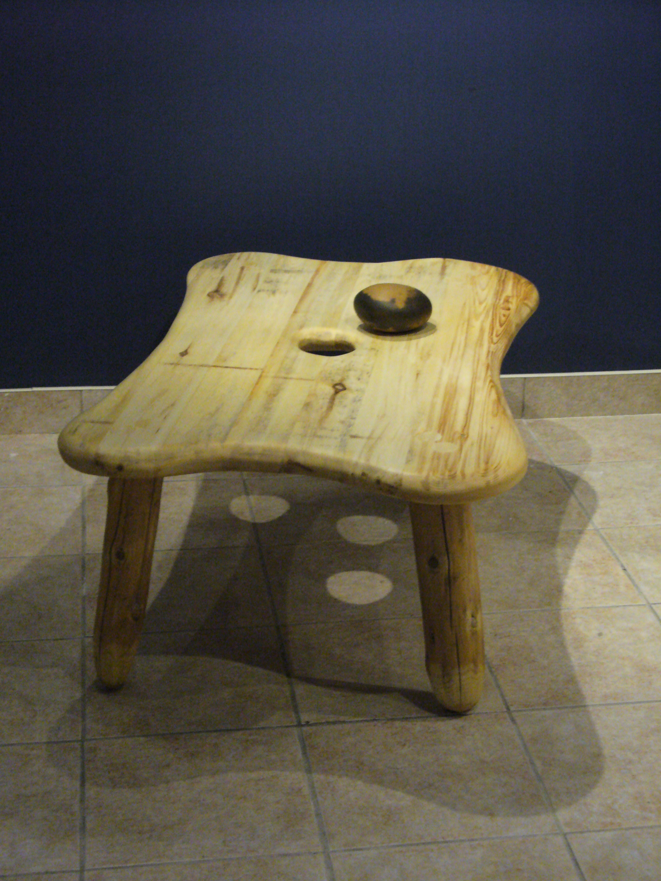 Table trouée